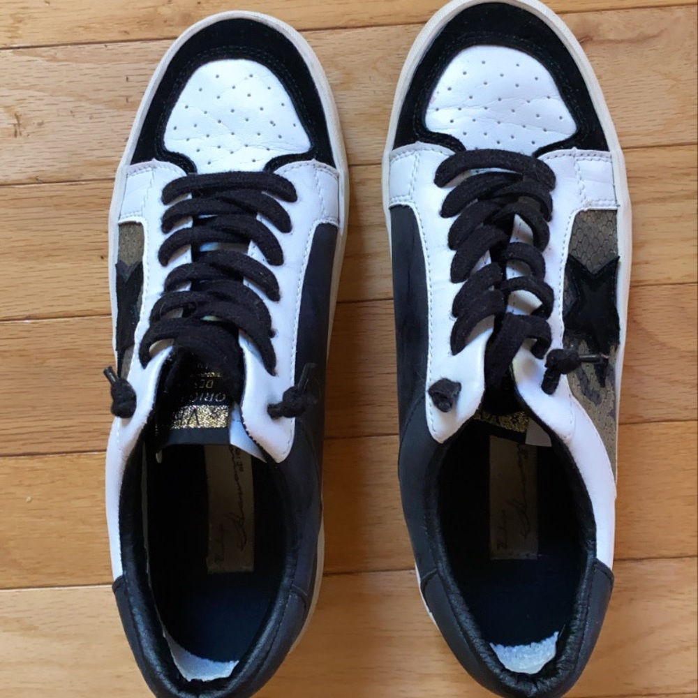 Vintage Havana size 8 camo sneaker